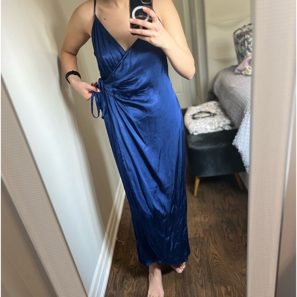 Satin wrap dress - Picture 5 of 8